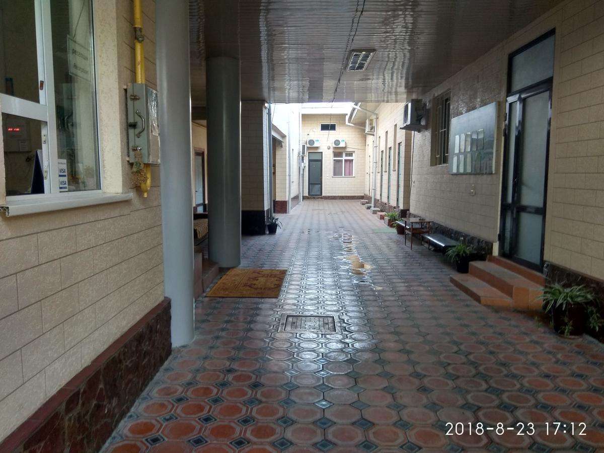Safar Hotel Ташкент Екстер'єр фото